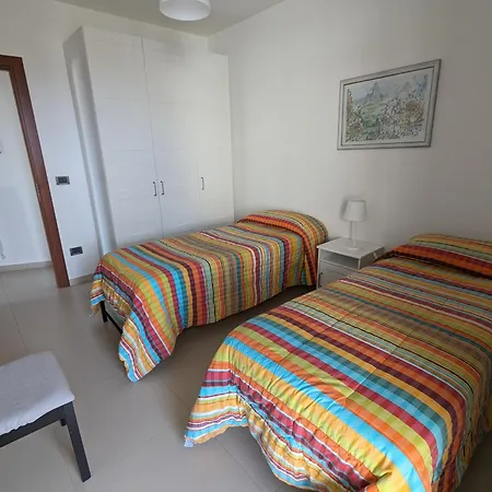 La Casa Dei Due Mari - Large With Parking Apartment Taranto